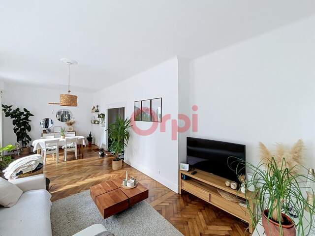 Appartement À Vendre — photo du bien