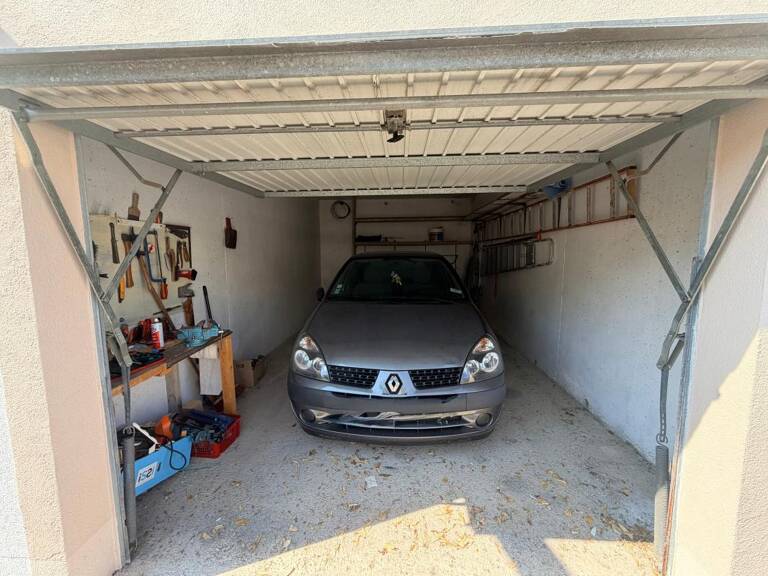 À Vendre Marseillan plage Garage en coeur de station ! — photo 1