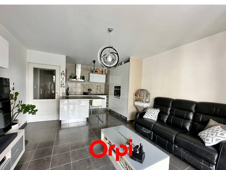 Appartement T3 Lumineux avec Terrasse & Garage – Saint-Priest (Le Village) — photo 1
