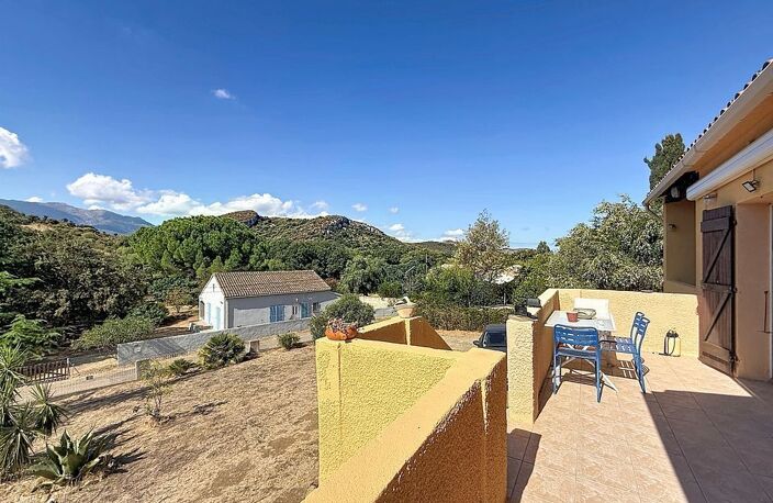 Villa T4 + T2 sur 1235 m² de terrain - Environnement exceptionnel ! — photo 3
