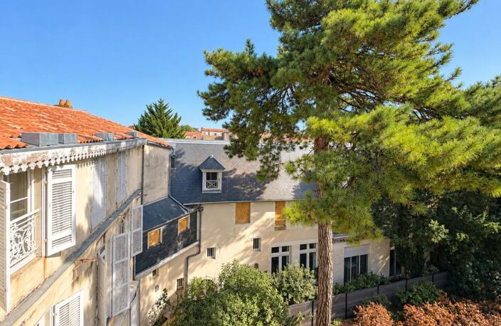 La Rochelle – Appartement de charme avec ascenseur au cœur du centre historique — photo 2