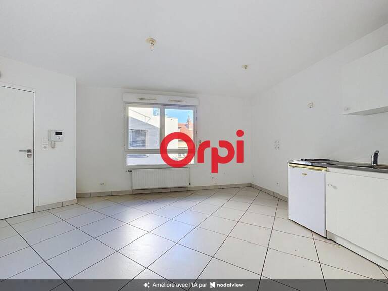 Studio plein centre dans immeuble récent — photo 1