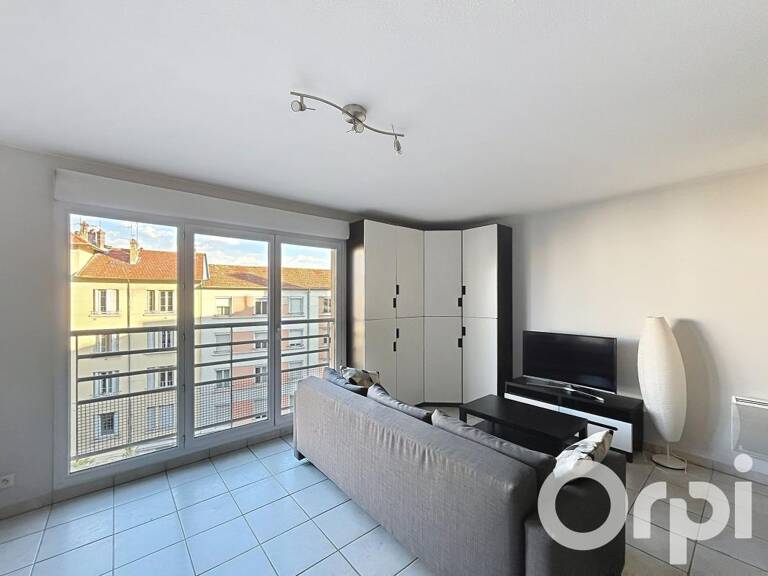 A louer T1 bis au 144 Avenue Roger Salengro 69100 Villeurbanne — photo 1