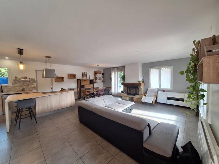magnifique maison individuelle, meublée, 3 chambres, avec jardin et piscine — photo 1