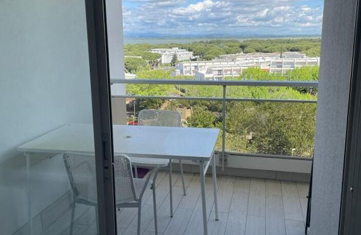 Appartement À Louer meublé Studio-cabine étage élevé ascenseur et parking privé — photo 2