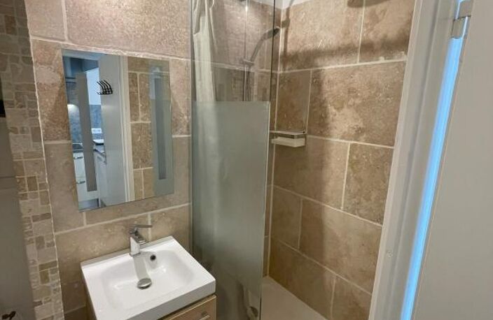 Appartement À Louer meublé Studio-cabine étage élevé ascenseur et parking privé — photo 4