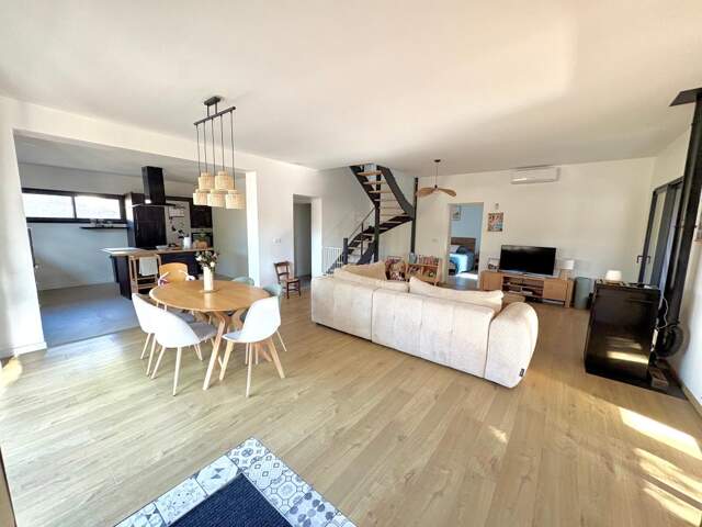 Maison À Vendre — photo du bien