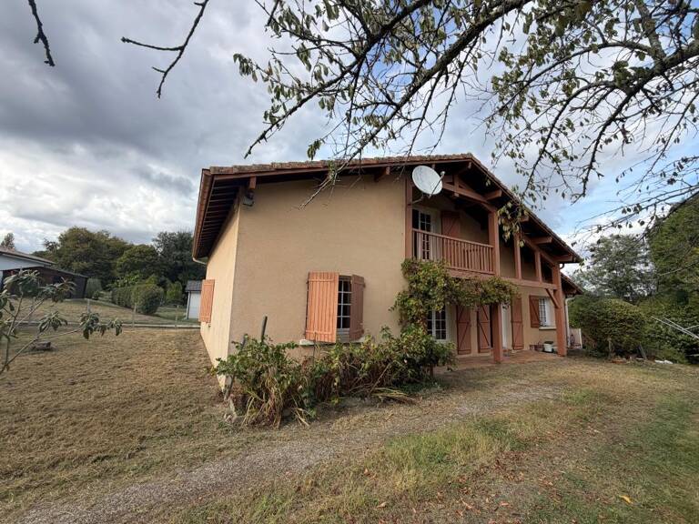 Centre ville maison familiale avec 5 chambres sur plus de 2000 m² — photo 1