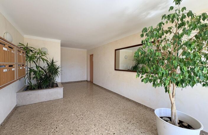 Appartement À Vendre T3 Toulon — photo 4