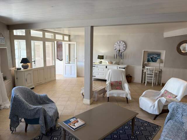 Maison À Louer - centre La Flotte en Ré - 3 chambres - 2 salles d'eau — photo du bien