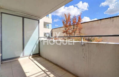 T3 vendu loué avec balcon et place de parking - Proximité Grand Parilly — photo du bien