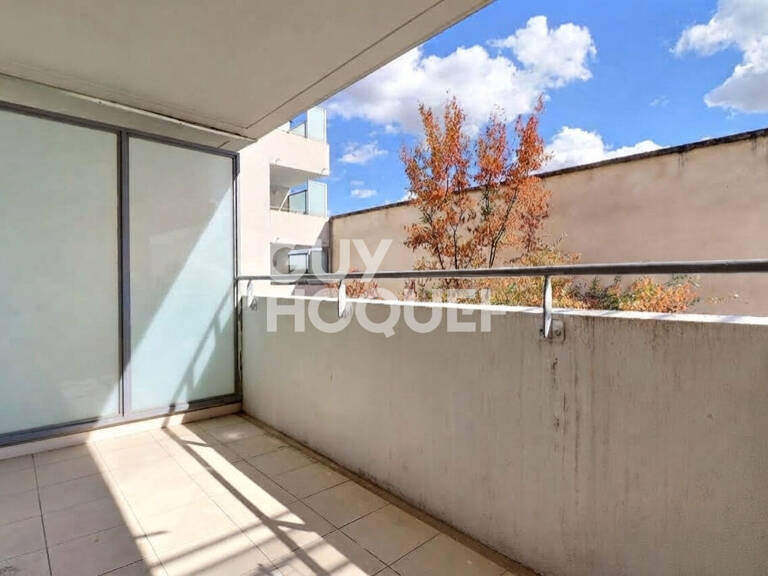 T3 vendu loué avec balcon et place de parking - Proximité Grand Parilly — photo 1