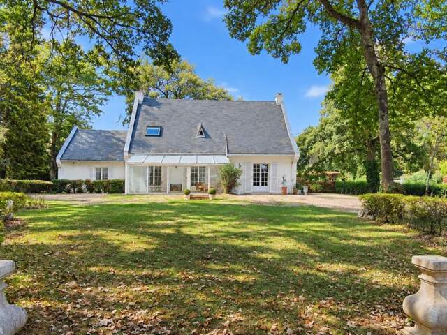 LE HOUSSEAU – Maison familiale de 6 chambres sur un terrain de plus de 2 500 m² — photo du bien
