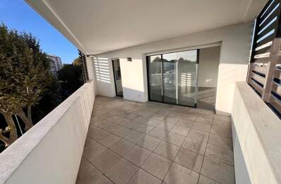 Appartement À Vendre — photo du bien