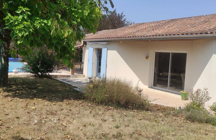 Pavillon de plain-pied à Saint-Georges des Coteaux — photo 2