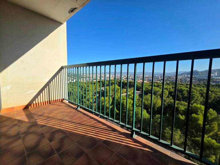 Appartement À Vendre T3/4 91m² - Grand balcon avec vue panoramique - Cave - Secteur Roy d'Espagne 13008 Marseille — photo 1