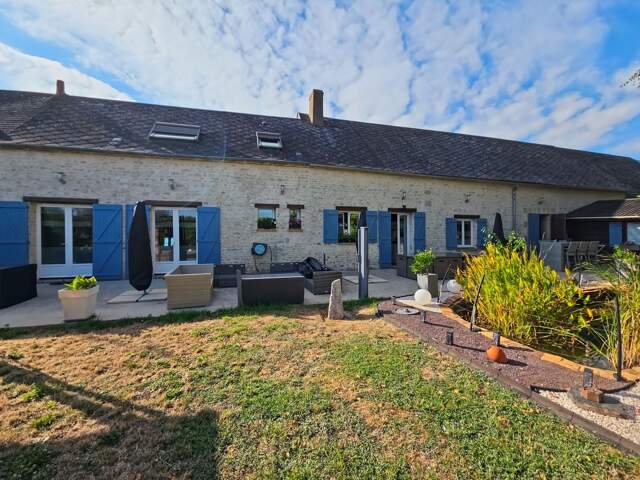   CHARMANTE MAISON EN PIERRES AU CALME – BEAUX VOLUMES & JARDIN DANS UN SECTEUR RECHERCHÉ ! — photo du bien