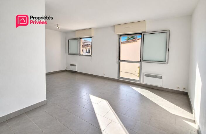 UZÈS EN EXCLUSIVITÉ  STUDIO 44,36 M²  DERNIER ÉTAGE  PLEIN SUD PARKING PRIVATIF — photo 3