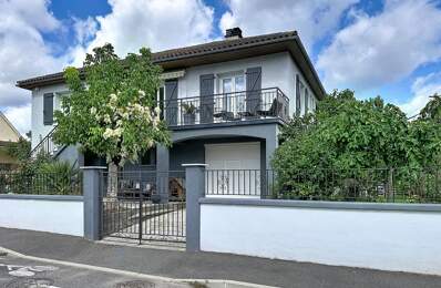 Maison proche de tout commerce avec 4 chambres — photo du bien