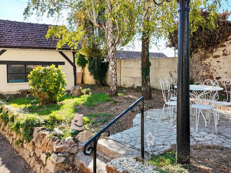 Maison  habitable de suite, deux chambres, grange, terrain, proche Nogent sur Seine — photo 1
