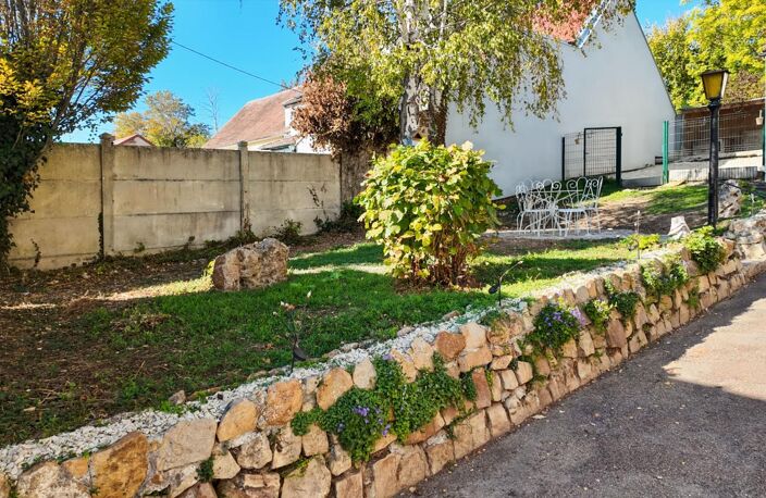 Maison  habitable de suite, deux chambres, grange, terrain, proche Nogent sur Seine — photo 2