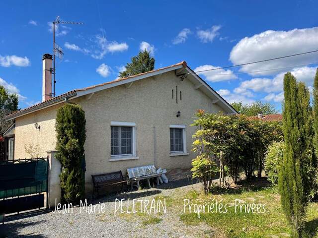 Maison de plain-pied avec véranda 23 m²  en Pays Foyen . Jardin clos et lumineux, prête à vivre" — photo du bien