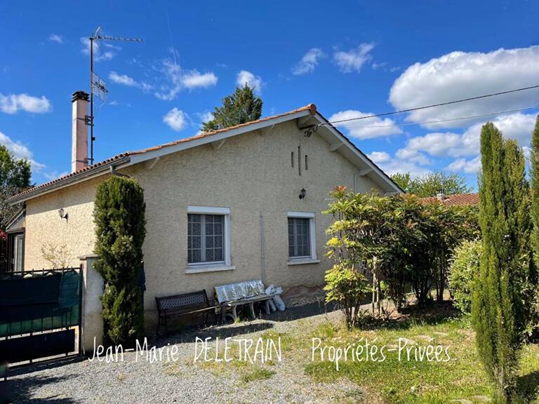 Maison de plain-pied avec véranda 23 m²  en Pays Foyen . Jardin clos et lumineux, prête à vivre" — photo 1