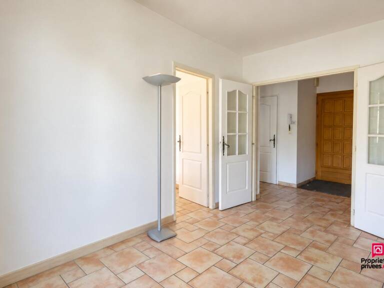 SOLAIZE - Maison de caractère avec sous-sol et terrain piscinable — photo 1