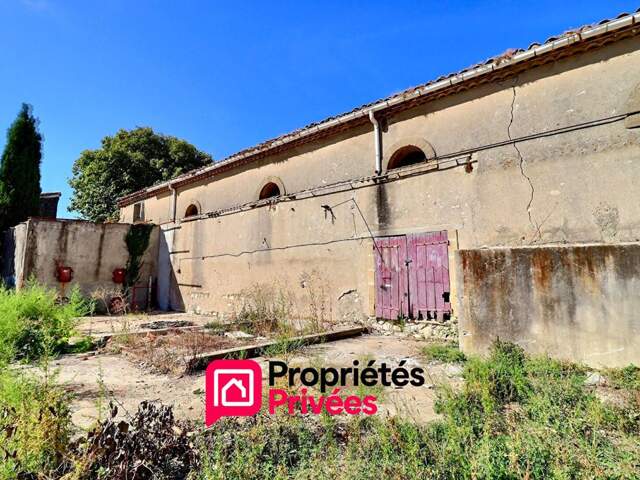 A 8km d'Uzès, Bâtiment agricole — photo du bien