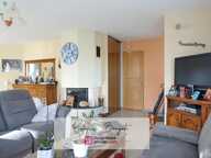 Maison plain-pied - 155 m² - Jardin - Garages et dépendances — photo 4