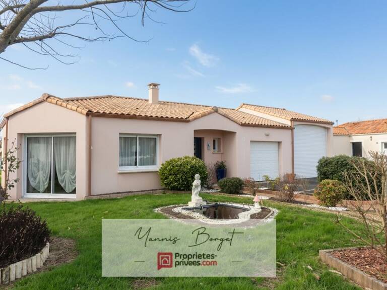 Maison plain-pied - 155 m² - Jardin - Garages et dépendances — photo 1