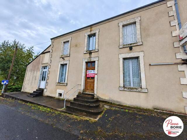 Exclusivité : CORLAY (Montipouret - 36), Grande bâtisse à rénover, jardin et garage — photo du bien