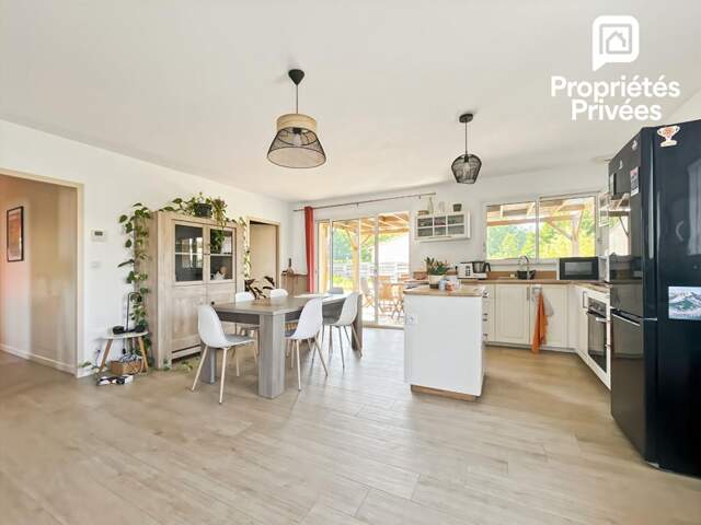 Maison récente de plain-pied avec piscine et grand garage de 30m² - 289 000 — photo du bien