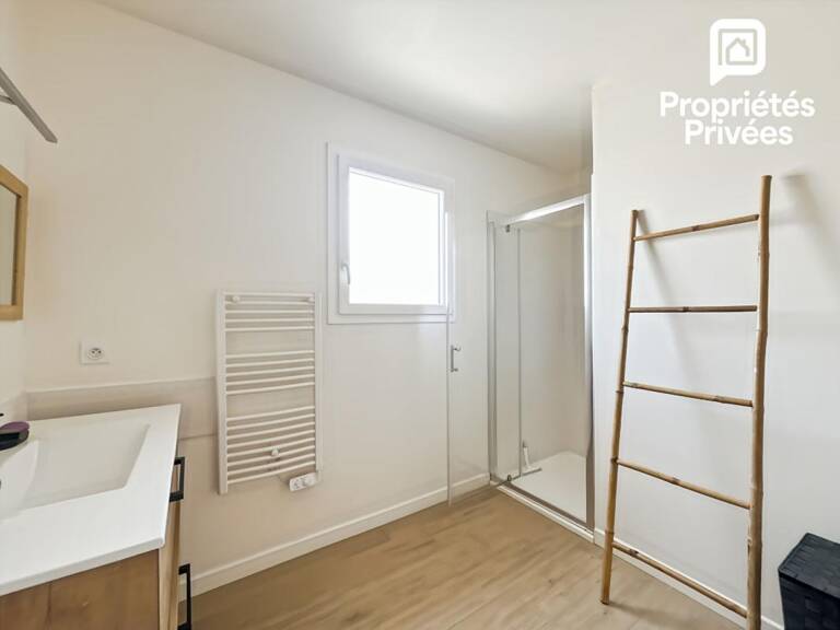 Maison récente de plain-pied avec piscine et grand garage de 30m² - 289 000 — photo 1