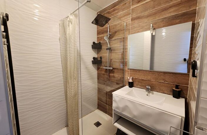 Appartement Frejus 3 pièces 64 m2 avec Ascenseur- Parking- Cave — photo 4