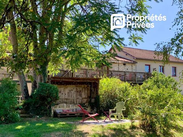 Maison d'hôtes 440 m² avec gîte, piscine et parc de 7 285 m² - vue Saint-Cirq-Lapopie — photo du bien
