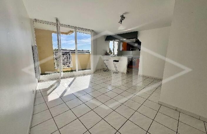 Vente appartement 3 pièces 71 m² Combs-la-Ville (77380) — photo 2