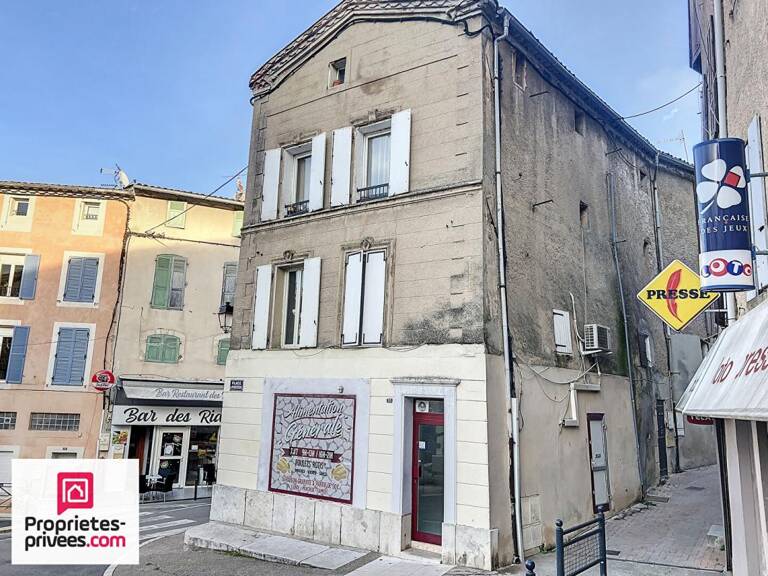 Rians immeuble refait à neuf avec local commercial, studio et T3 — photo 1