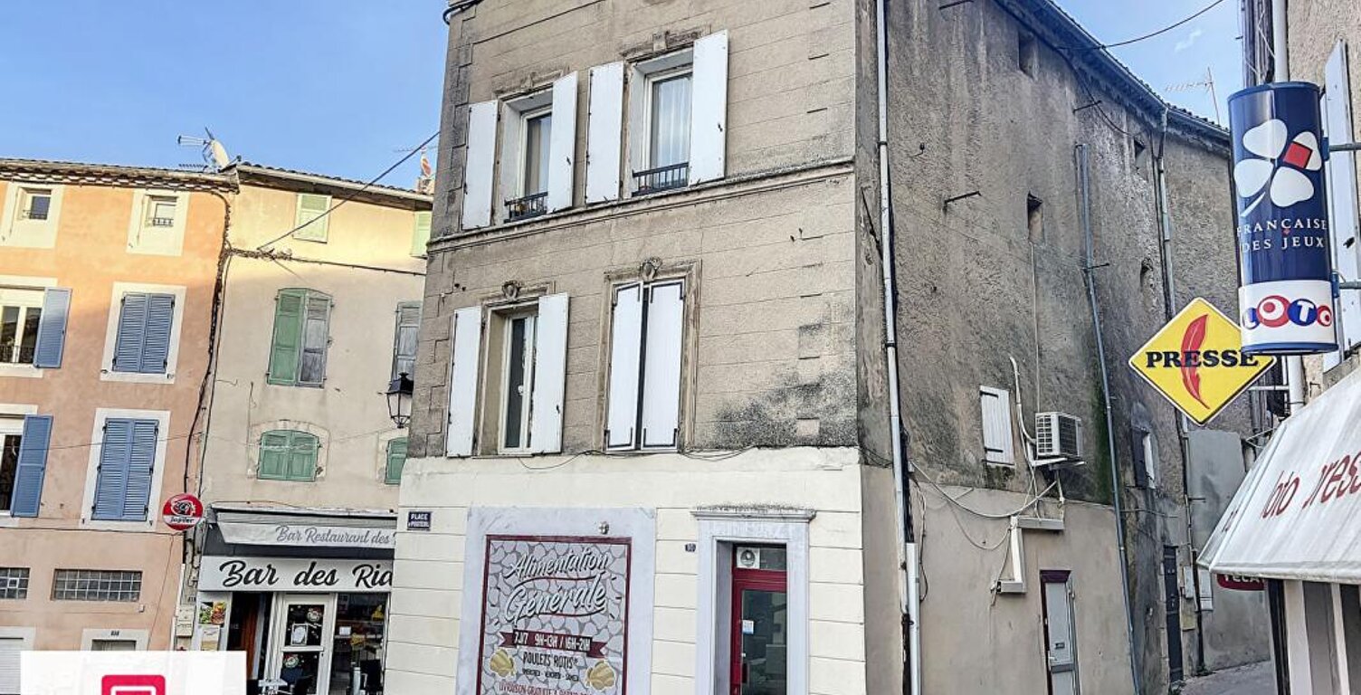 Rians immeuble refait à neuf avec local commercial, studio et T3 — photo 1