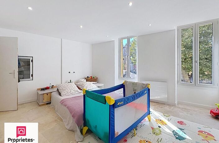 Rians immeuble refait à neuf avec local commercial, studio et T3 — photo 4