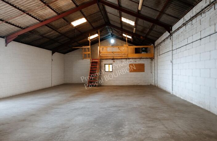 Hangar de 200m² et deux bureaux extérieurs à Limoux sur 1000m² — photo 4