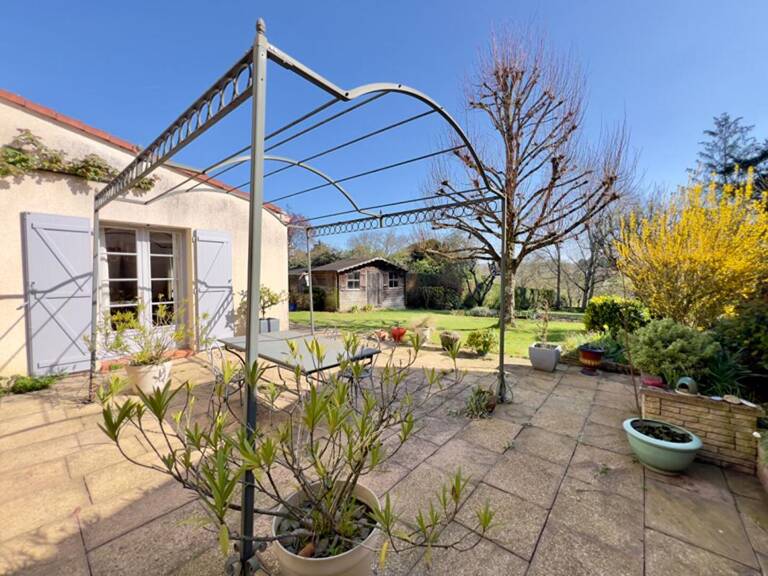Maison Montfaucon Montigne 7 pièce(s) 206 m2 — photo 1