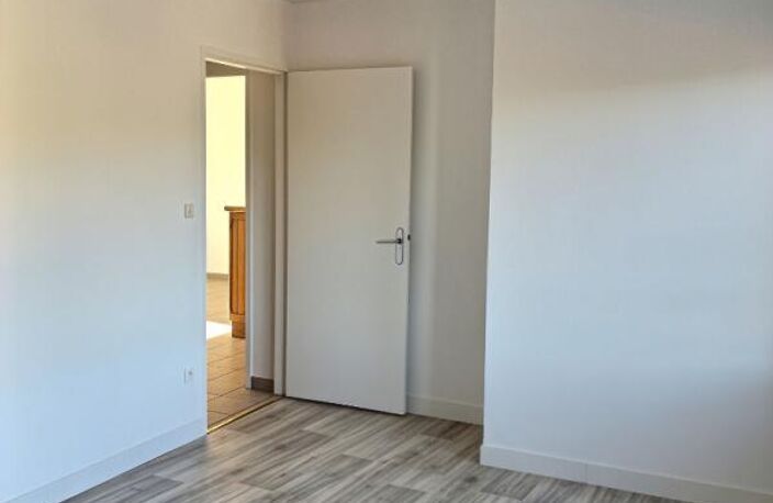 Appartement Beauzac type T4 90 m2 trois chambres, balcon et garage sans ascenseur — photo 5
