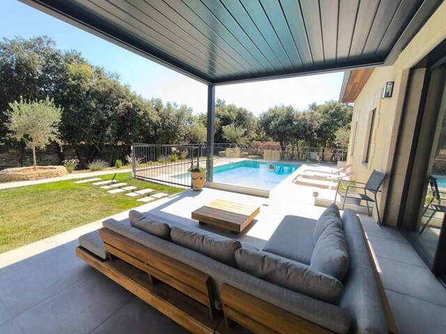 Elégante Villa contemporaine à Uzès — photo du bien