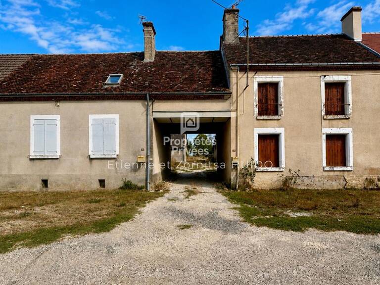Maison Vatan 11 pièce(s) 255 m2 — photo 1