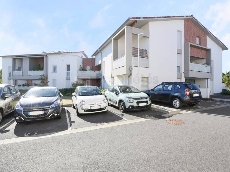 T3 DUPLEX CLIMATISÉ AVEC TERRASSE & 2 STATIONNEMENTS — photo 1