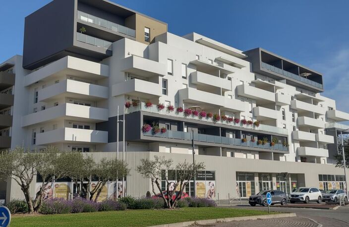 BÉZIERS (34000). T4 de 86 m² en Dernier Étage, 2 Terrasses. Accessibilité PMR — photo 4