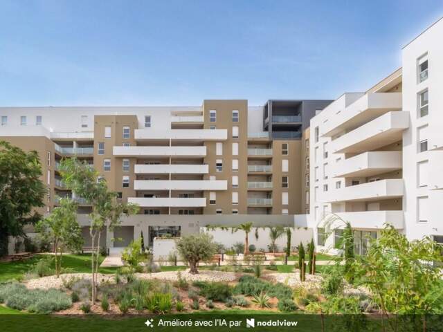 BÉZIERS. T4 EN DERNIER ÉTAGE 92 M² PLUS TERRASSE 20 M² PLEIN SUD ET PARKING — photo du bien