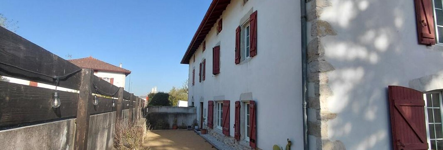 Maison 5 Pièces 225 m² à vendre à Guiche (64520)