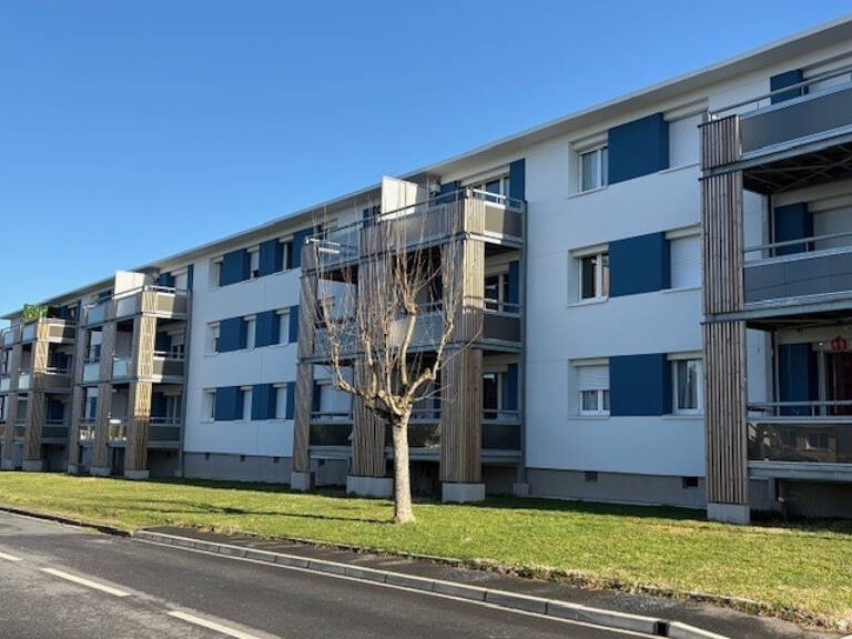 Location Appartement 4  pièces 62 m² La Châtre — photo 1